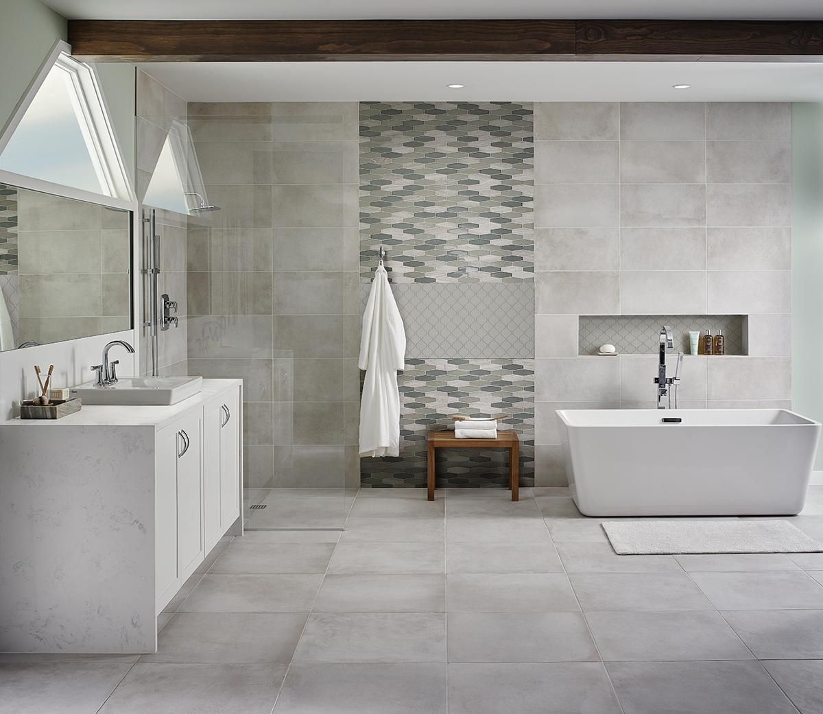 GRAY GLOSSY ARABESQUE MOSAIC